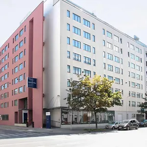 Otel Novotel Donau ****